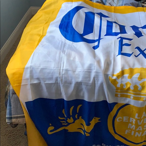 Very large, 5 by 7 Corona beer flag - Picture 2 of 3
